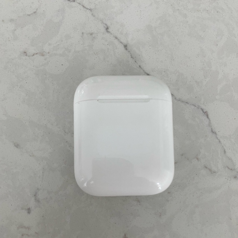 Apple AirPods, generation 2